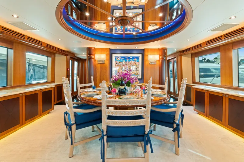 Slide: The Image of Hatteras 100 Motor Yacht 2005 - 25