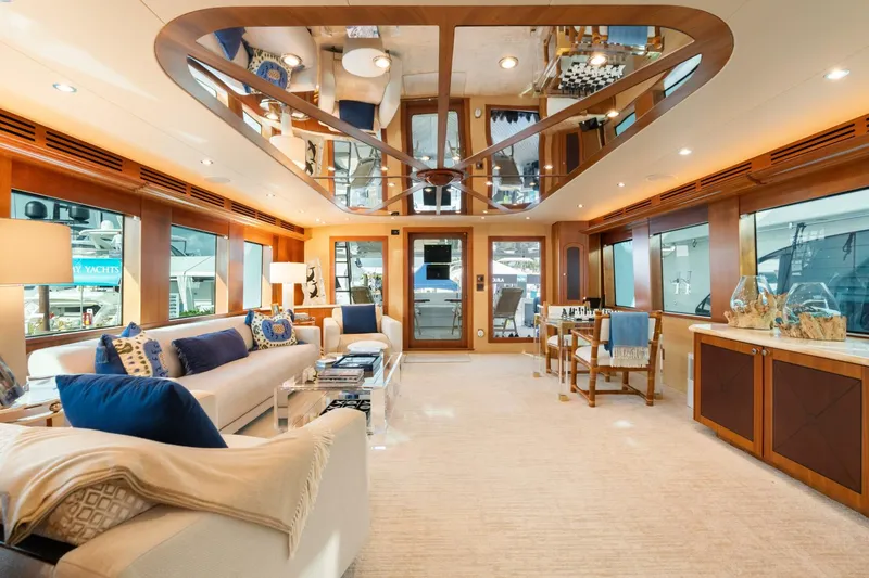 Slide: The Image of Hatteras 100 Motor Yacht 2005 - 26