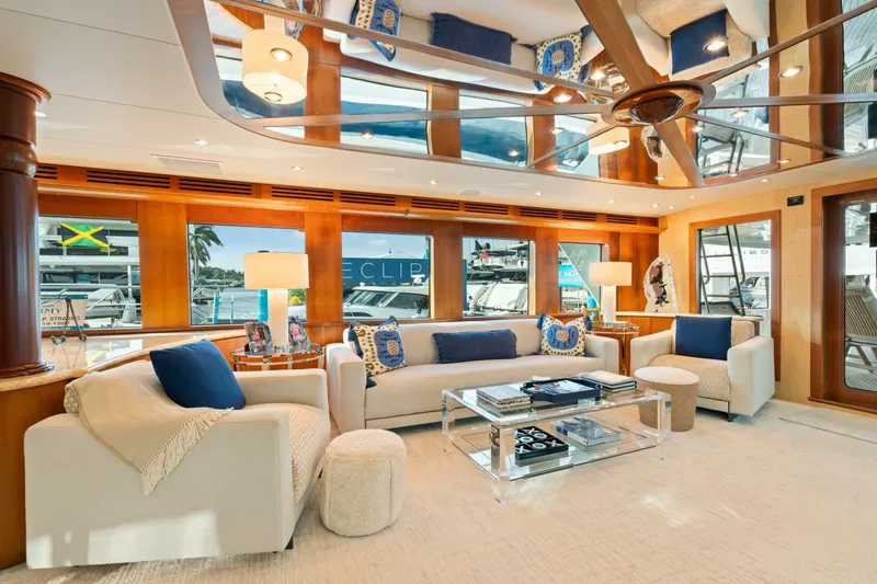 Slide: The Image of Hatteras 100 Motor Yacht 2005 - 27