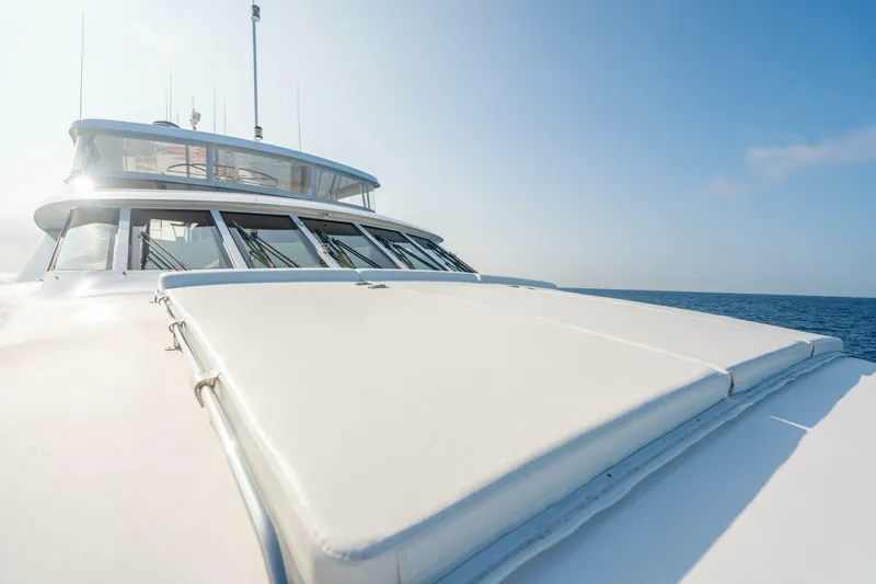 Slide: The Image of Hatteras 100 Motor Yacht 2005 - 4