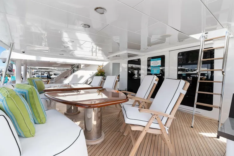 Slide: The Image of Hatteras 100 Motor Yacht 2005 - 41