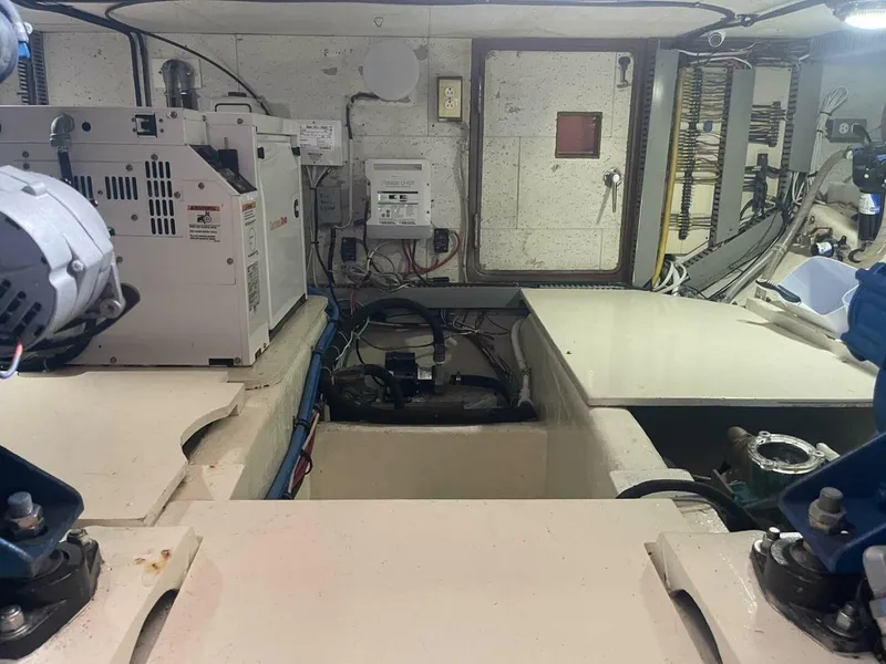 Slide: The Image of DeFever 40 Offshore Cruiser 1985 - 32