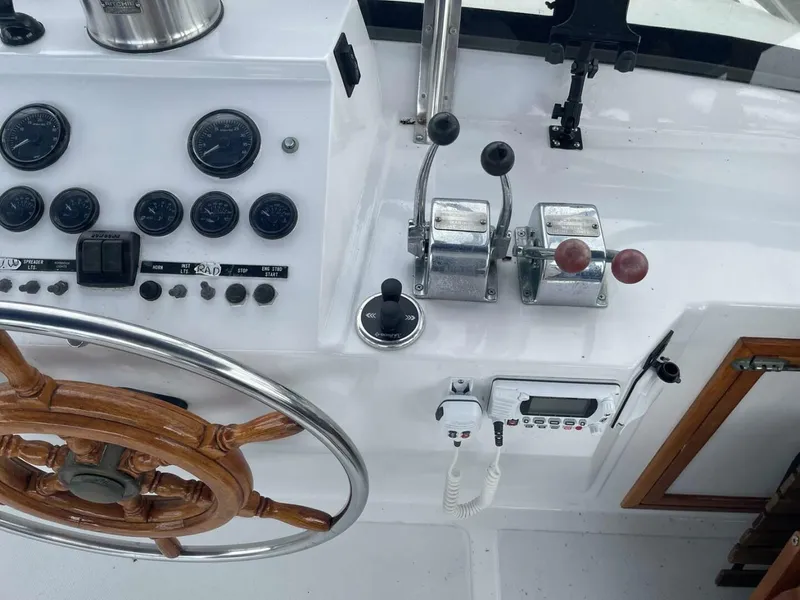 Slide: The Image of DeFever 40 Offshore Cruiser 1985 - 39