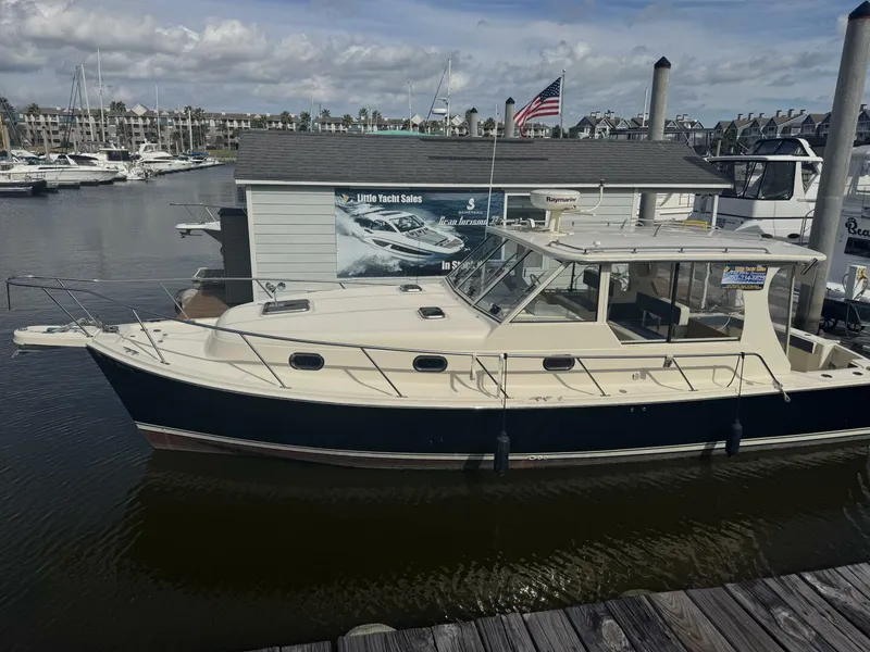 The Image of Mainship 34 Pilot Hardtop 2008 - 0