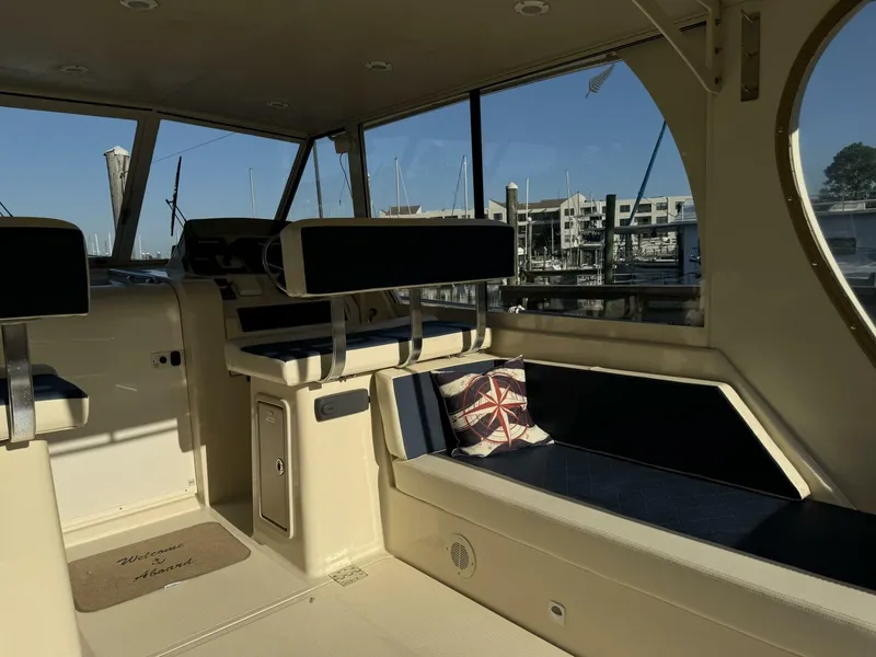 Slide: The Image of Mainship 34 Pilot Hardtop 2008 - 21