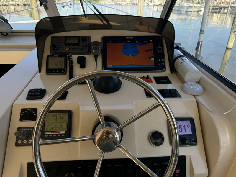 Slide: The Image of Mainship 34 Pilot Hardtop 2008 - 24