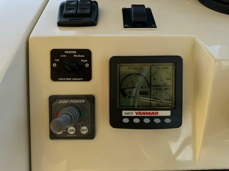 Slide: The Image of Mainship 34 Pilot Hardtop 2008 - 26