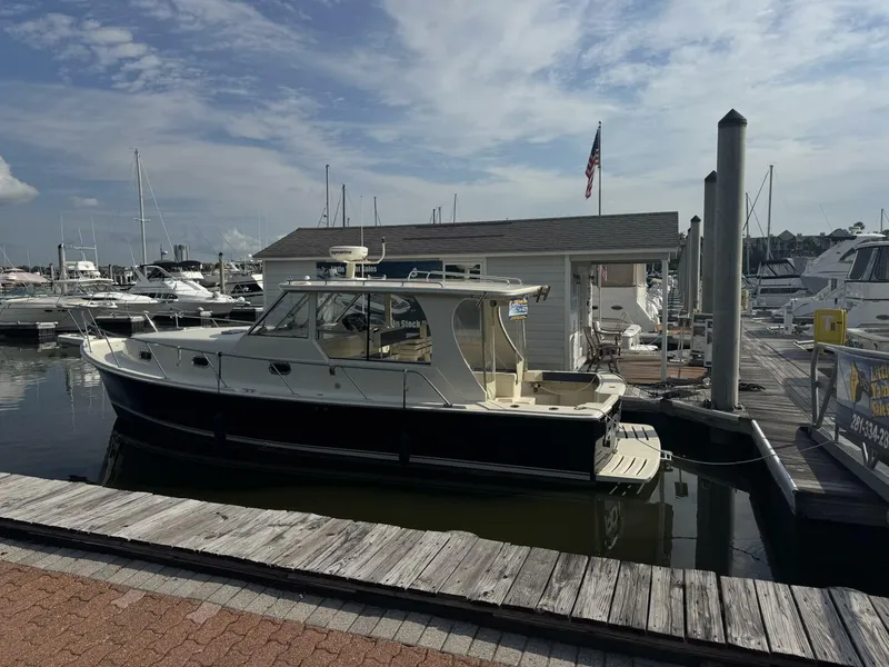 Slide: The Image of Mainship 34 Pilot Hardtop 2008 - 3