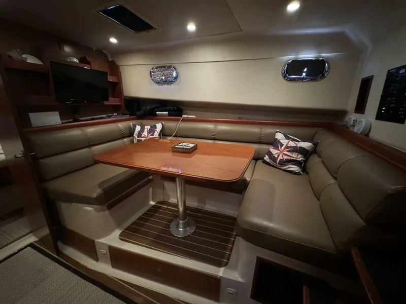 Slide: The Image of Mainship 34 Pilot Hardtop 2008 - 32