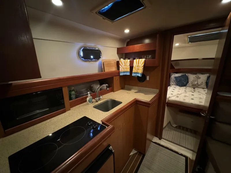 Slide: The Image of Mainship 34 Pilot Hardtop 2008 - 34