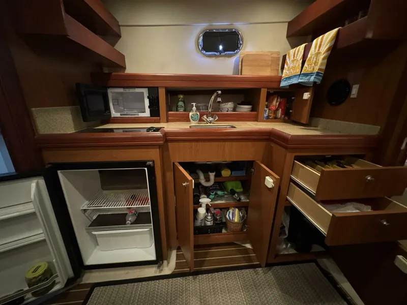 Slide: The Image of Mainship 34 Pilot Hardtop 2008 - 35