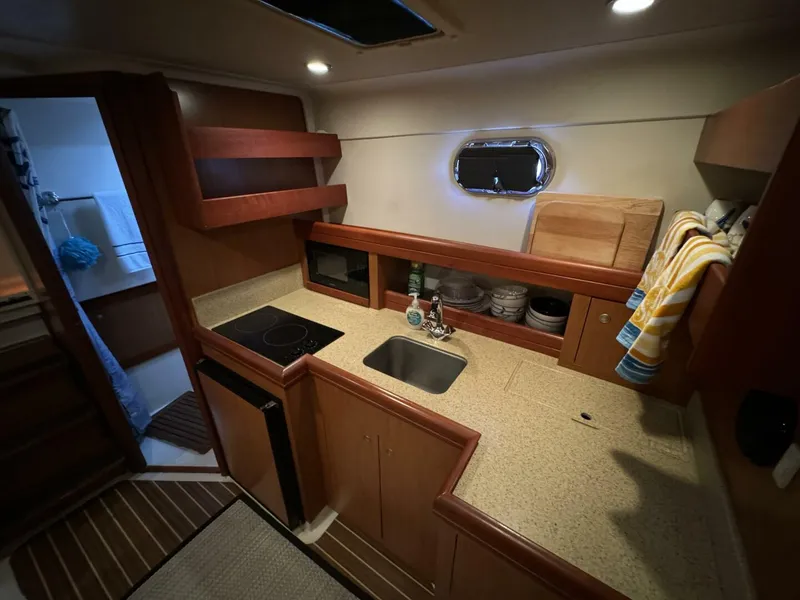 Slide: The Image of Mainship 34 Pilot Hardtop 2008 - 36