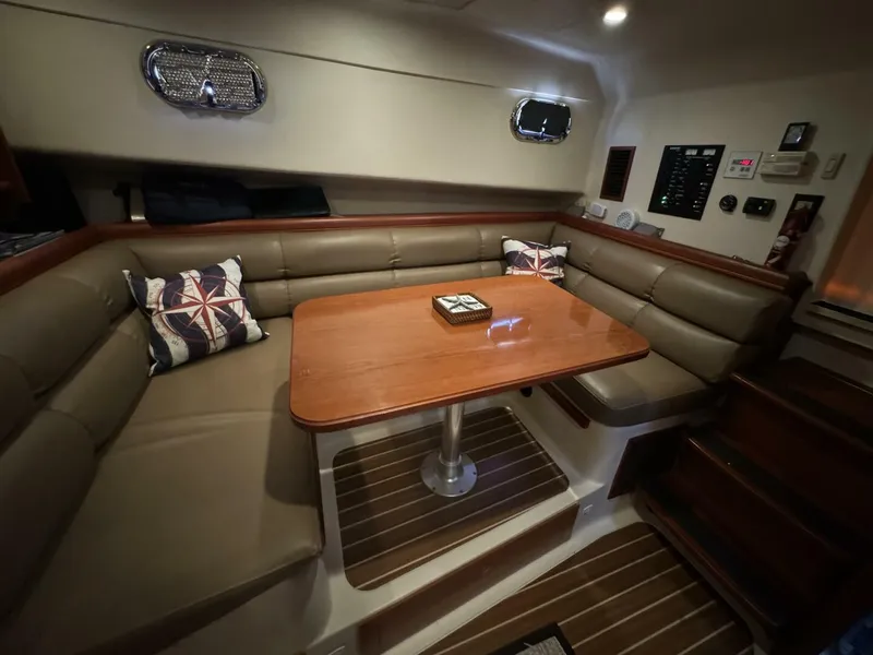 Slide: The Image of Mainship 34 Pilot Hardtop 2008 - 40