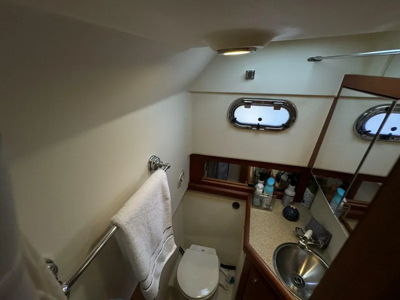 Slide: The Image of Mainship 34 Pilot Hardtop 2008 - 45