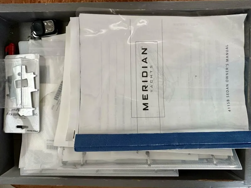 Slide: The Image of Meridian 411 Sedan 2007 - 43