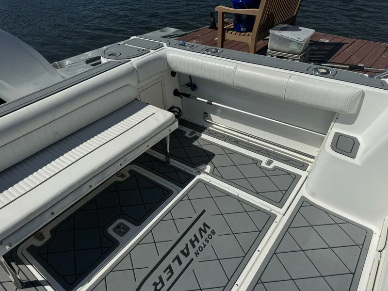 Slide: The Image of Boston Whaler 275 Conquest 2002 - 10