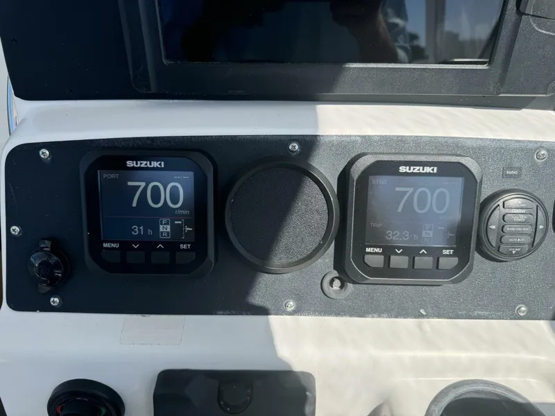 Slide: The Image of Boston Whaler 275 Conquest 2002 - 15