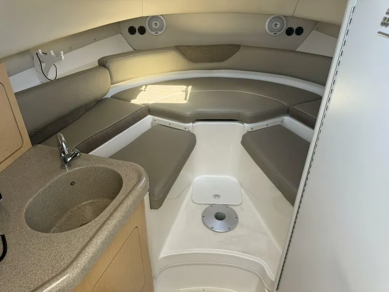 Slide: The Image of Boston Whaler 275 Conquest 2002 - 21