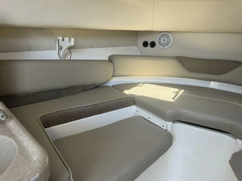 Slide: The Image of Boston Whaler 275 Conquest 2002 - 23