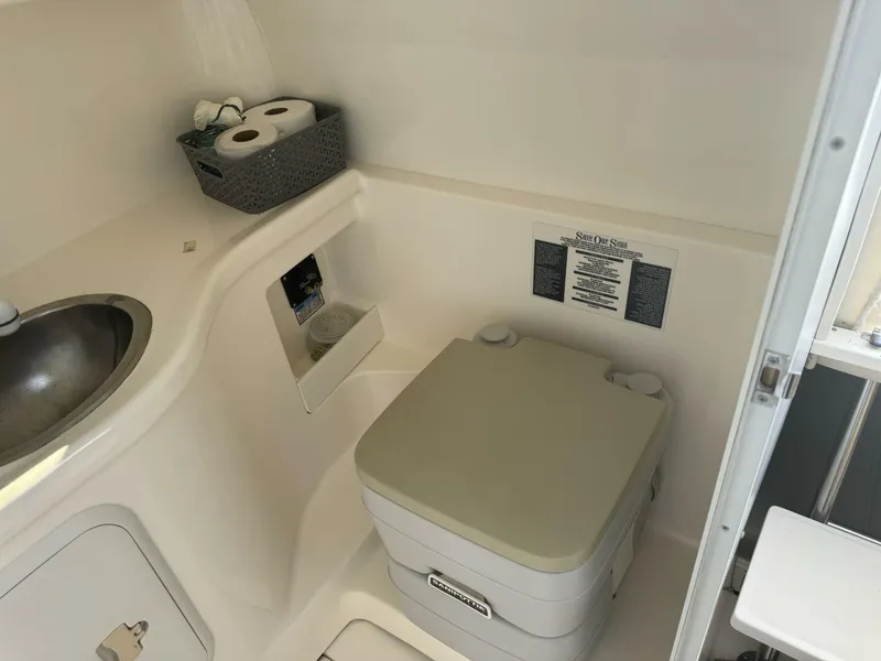 Slide: The Image of Boston Whaler 275 Conquest 2002 - 25
