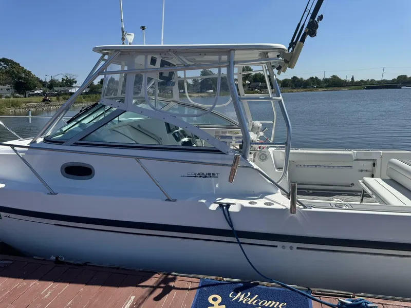 Slide: The Image of Boston Whaler 275 Conquest 2002 - 3