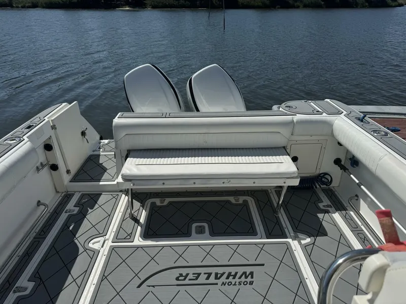 Slide: The Image of Boston Whaler 275 Conquest 2002 - 9