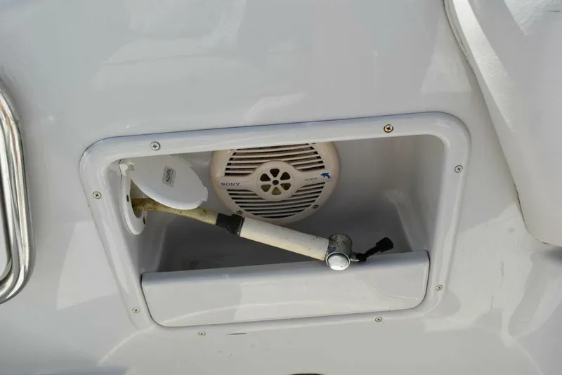 Slide: The Image of Crownline Boats 275 CCR 2005 - 11