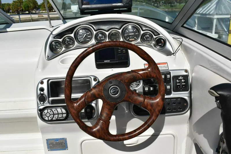Slide: The Image of Crownline Boats 275 CCR 2005 - 17