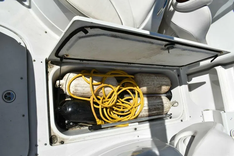 Slide: The Image of Crownline Boats 275 CCR 2005 - 39