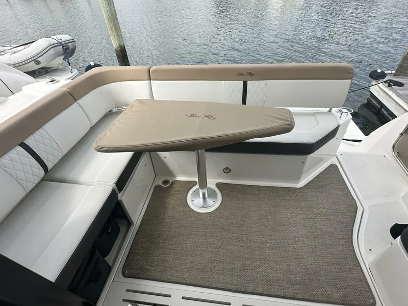 Slide: The Image of Sea Ray Sundancer 400 2018 - 10