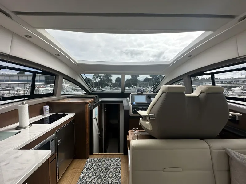 Slide: The Image of Sea Ray Sundancer 400 2018 - 16