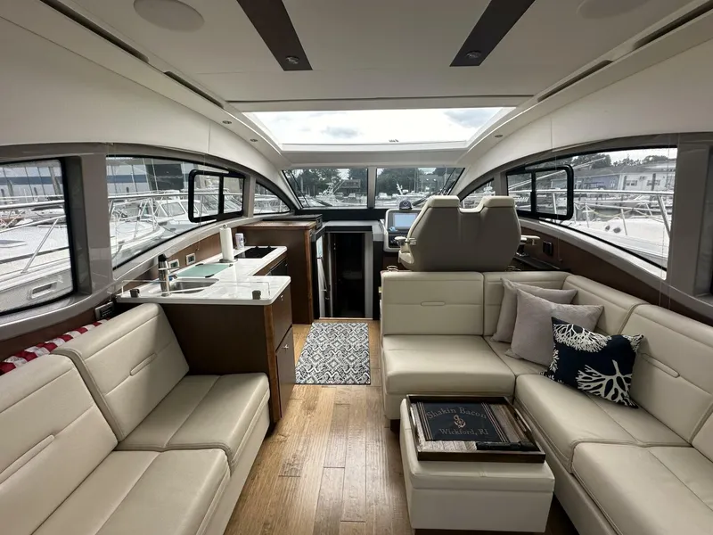 Slide: The Image of Sea Ray Sundancer 400 2018 - 17