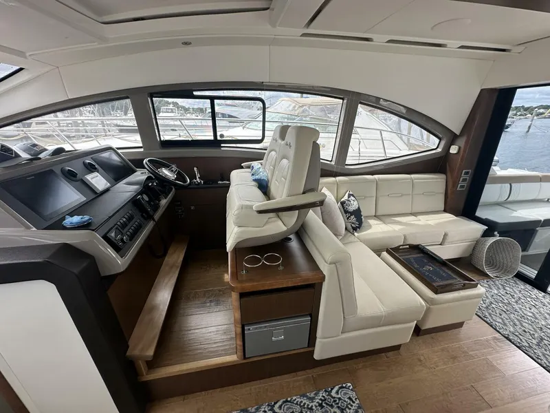Slide: The Image of Sea Ray Sundancer 400 2018 - 21