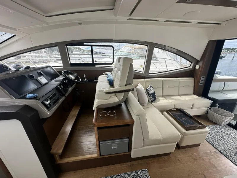 Slide: The Image of Sea Ray Sundancer 400 2018 - 23