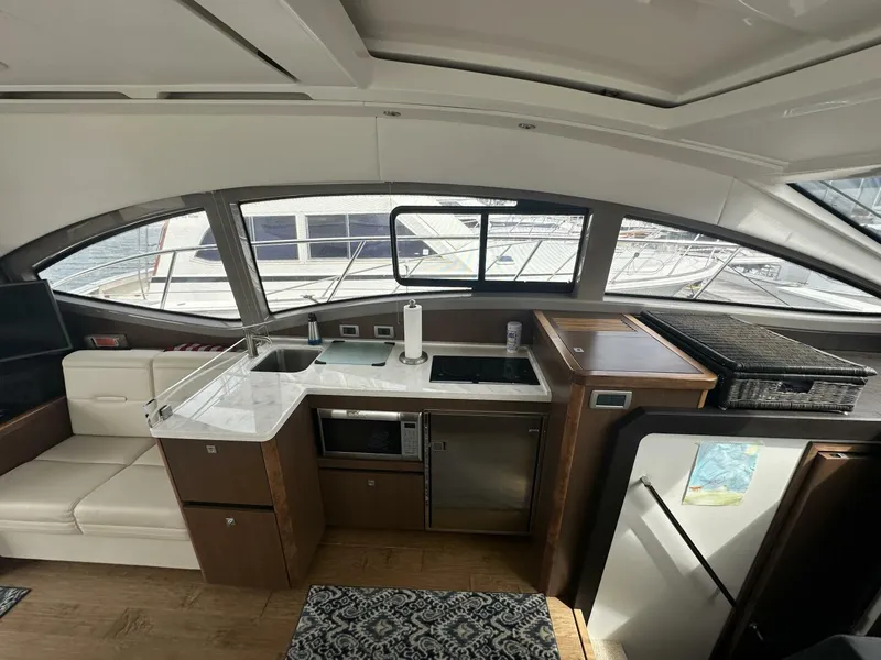Slide: The Image of Sea Ray Sundancer 400 2018 - 24