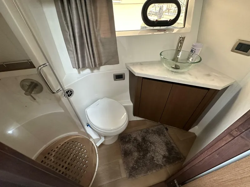 Slide: The Image of Sea Ray Sundancer 400 2018 - 39