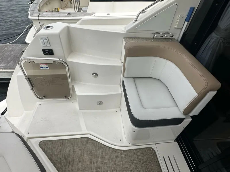 Slide: The Image of Sea Ray Sundancer 400 2018 - 7