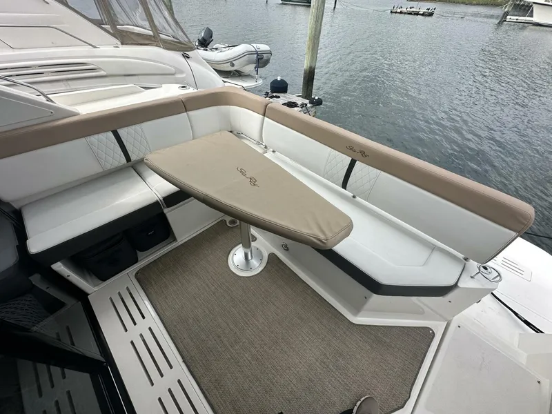 Slide: The Image of Sea Ray Sundancer 400 2018 - 8