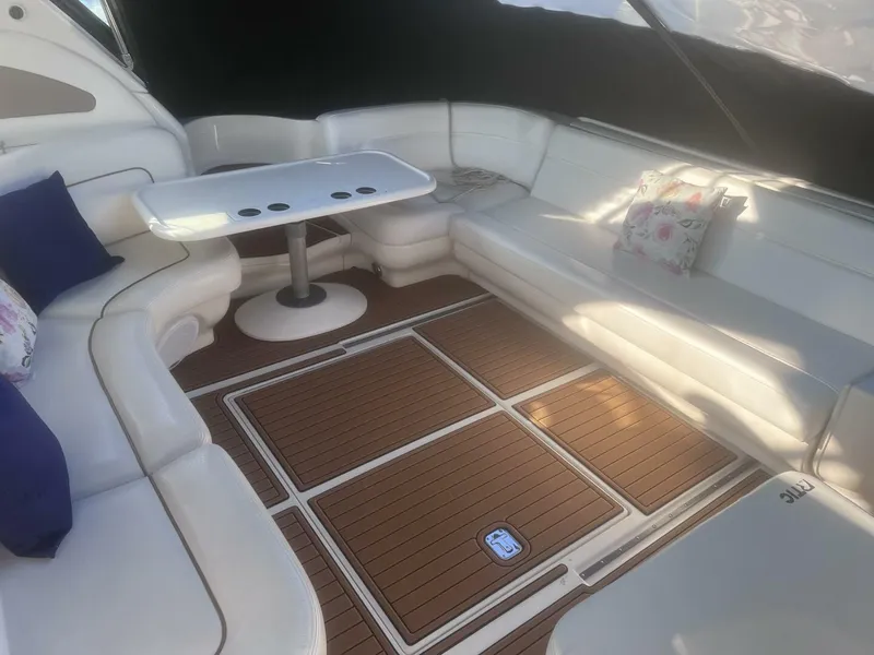 Slide: The Image of Sea Ray 2000 - 22
