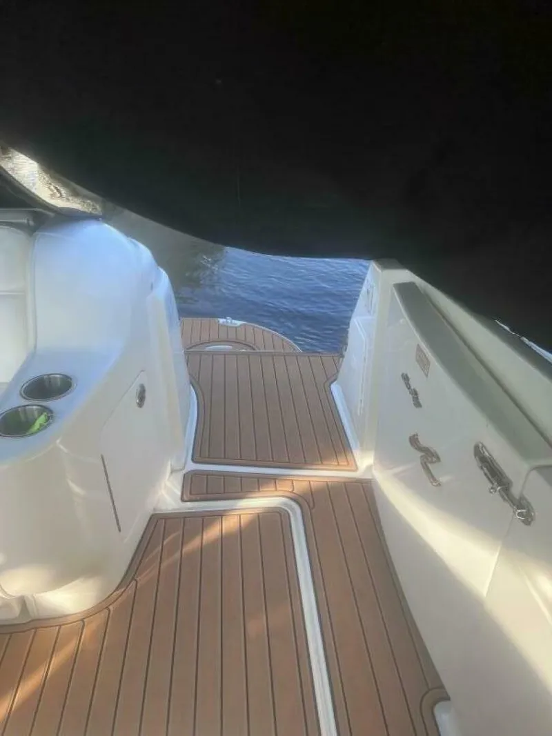 Slide: The Image of Sea Ray 2000 - 24