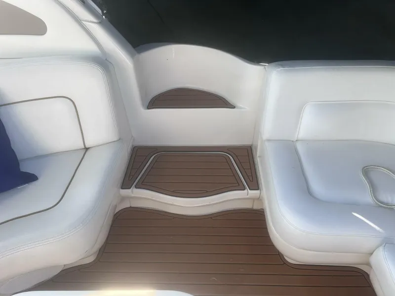 Slide: The Image of Sea Ray 2000 - 25