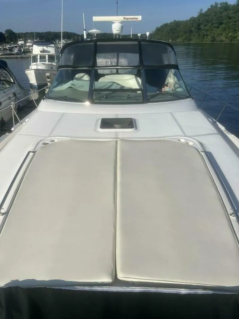 Slide: The Image of Sea Ray 2000 - 28