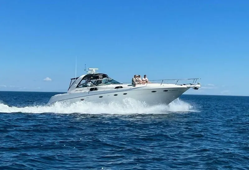 Slide: The Image of Sea Ray 2000 - 3