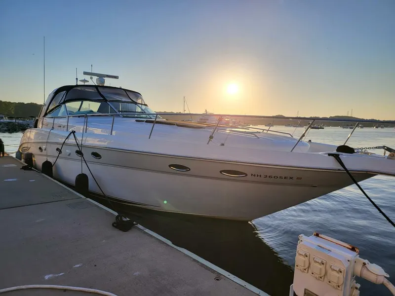 Slide: The Image of Sea Ray 2000 - 4