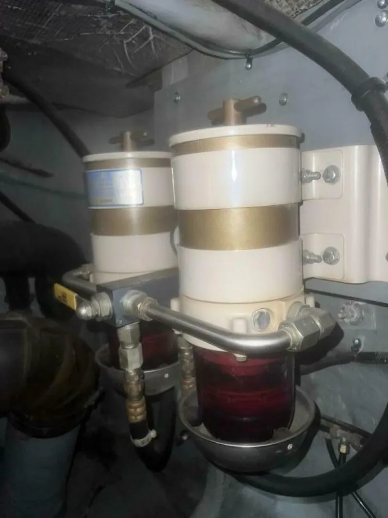 Slide: The Image of Sea Ray 2000 - 58