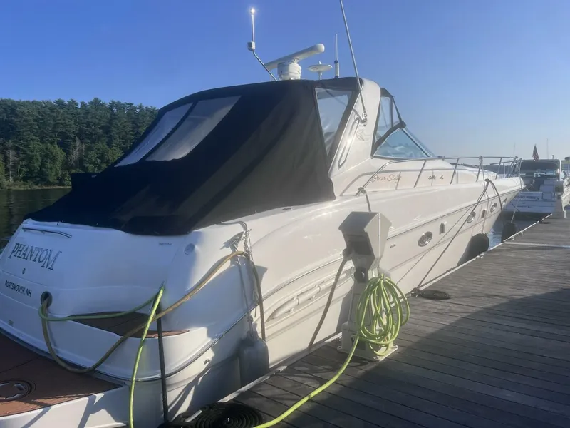 Slide: The Image of Sea Ray 2000 - 9