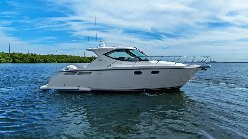 The Image of Tiara 3500 Sovran 2008 - 0