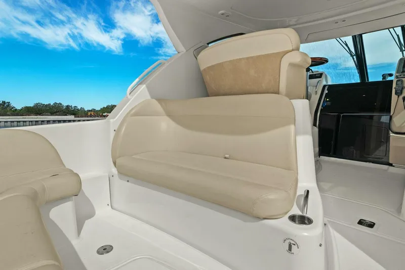 Slide: The Image of Tiara 3500 Sovran 2008 - 26