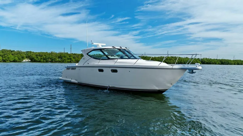 Slide: The Image of Tiara 3500 Sovran 2008 - 38