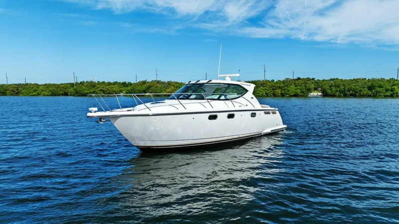 Slide: The Image of Tiara 3500 Sovran 2008 - 42